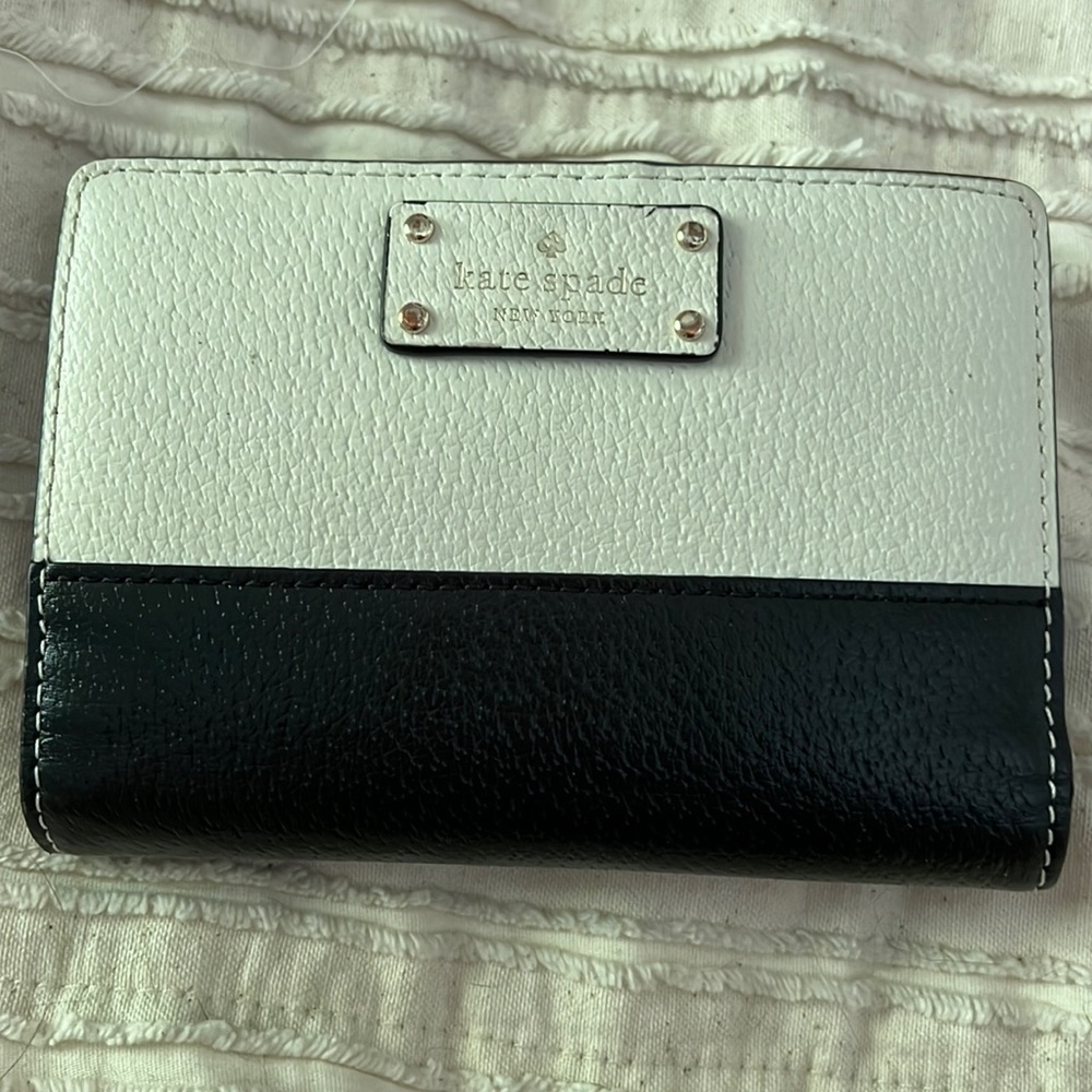 Kate spade bifold wallet